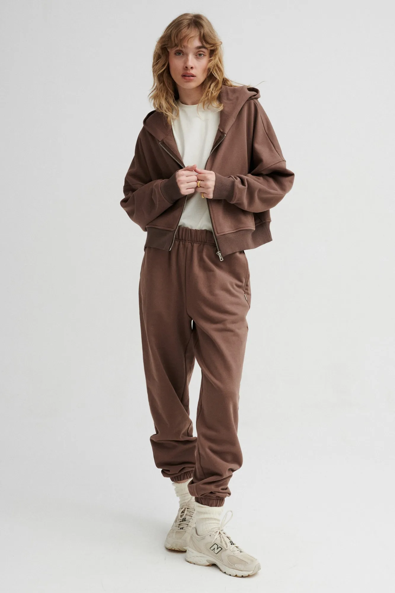 Sweatpants in organic cotton / 04 / 03 / hazelnut